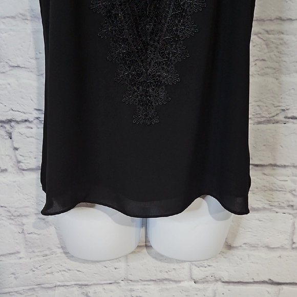Black Lace Cut Out Front Tank Top - Picture 3 of 6